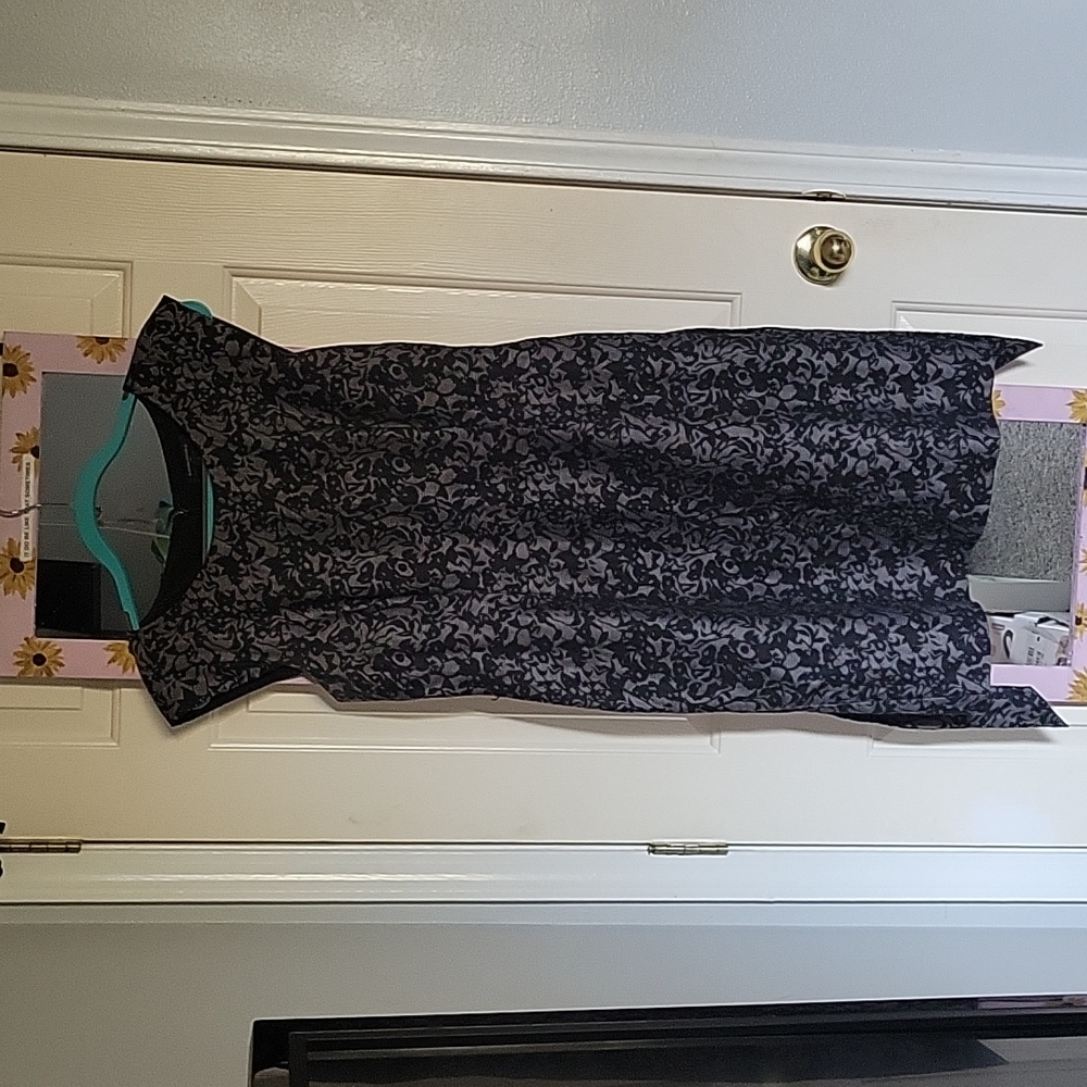 Black and Grey Banana Republic Dress, women's size 8